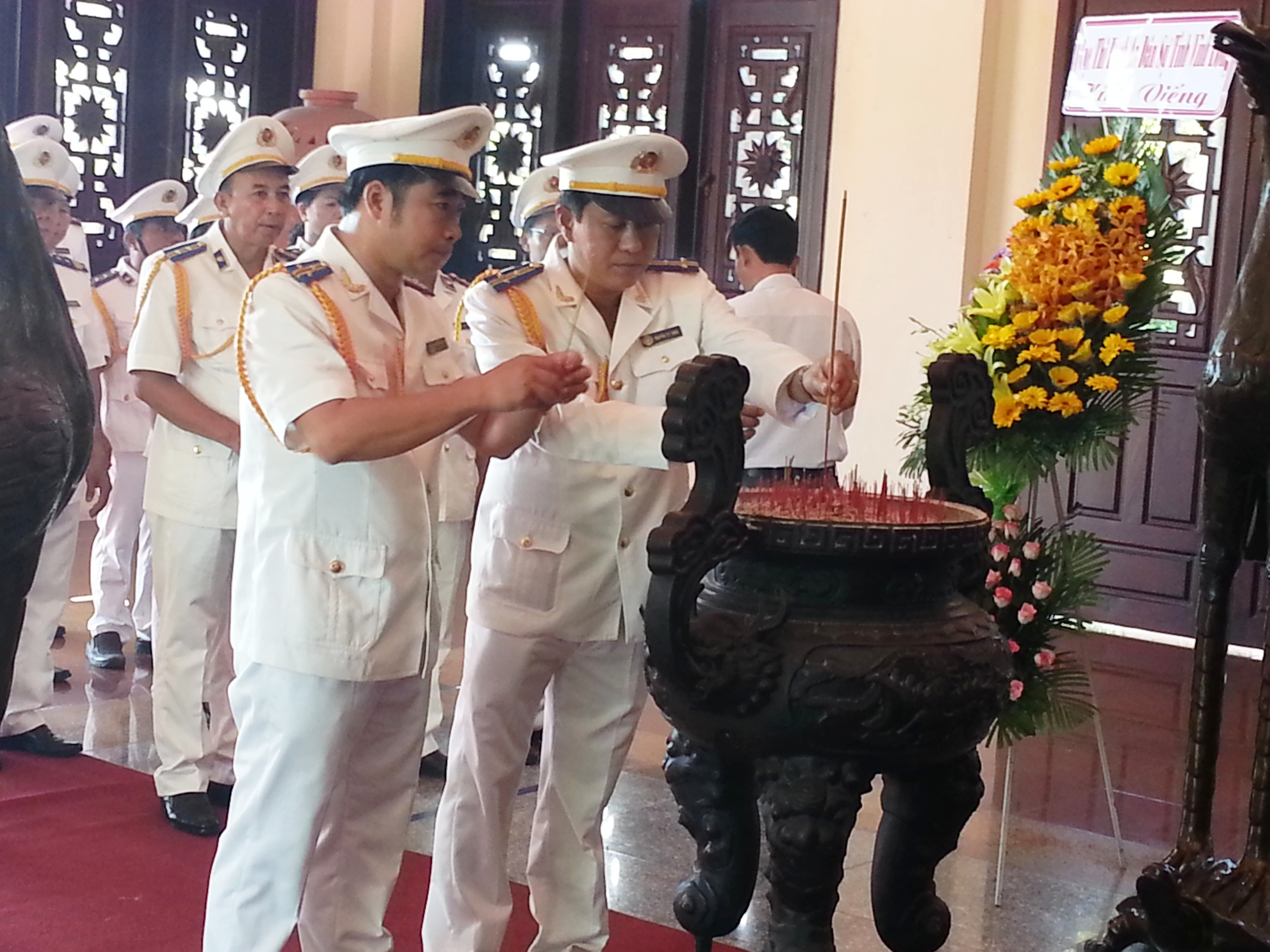 Cục Thi hành án dân sự (THADS) tỉnh Vĩnh Long viếng Khu lưu niệm cố Chủ tịch HĐBT Phạm Hùng và tổ chức các hoạt động kỷ niệm 74 năm ngày Truyền thống Thi hành án dân sự (19/7/1946 - 19/7/2020)