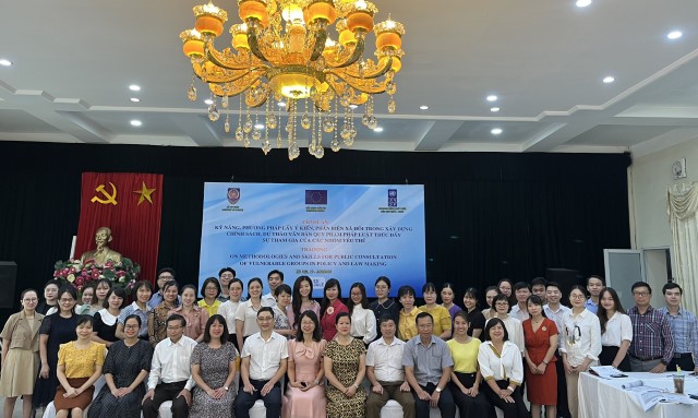 Bộ Tư pháp tổ chức Lớp tập huấn “Kỹ năng, phương pháp lấy ý kiến, phản biện xã hội trong xây dựng chính sách, dự thảo văn bản quy phạm pháp luật thúc đẩy sự tham gia của các nhóm yếu thế”