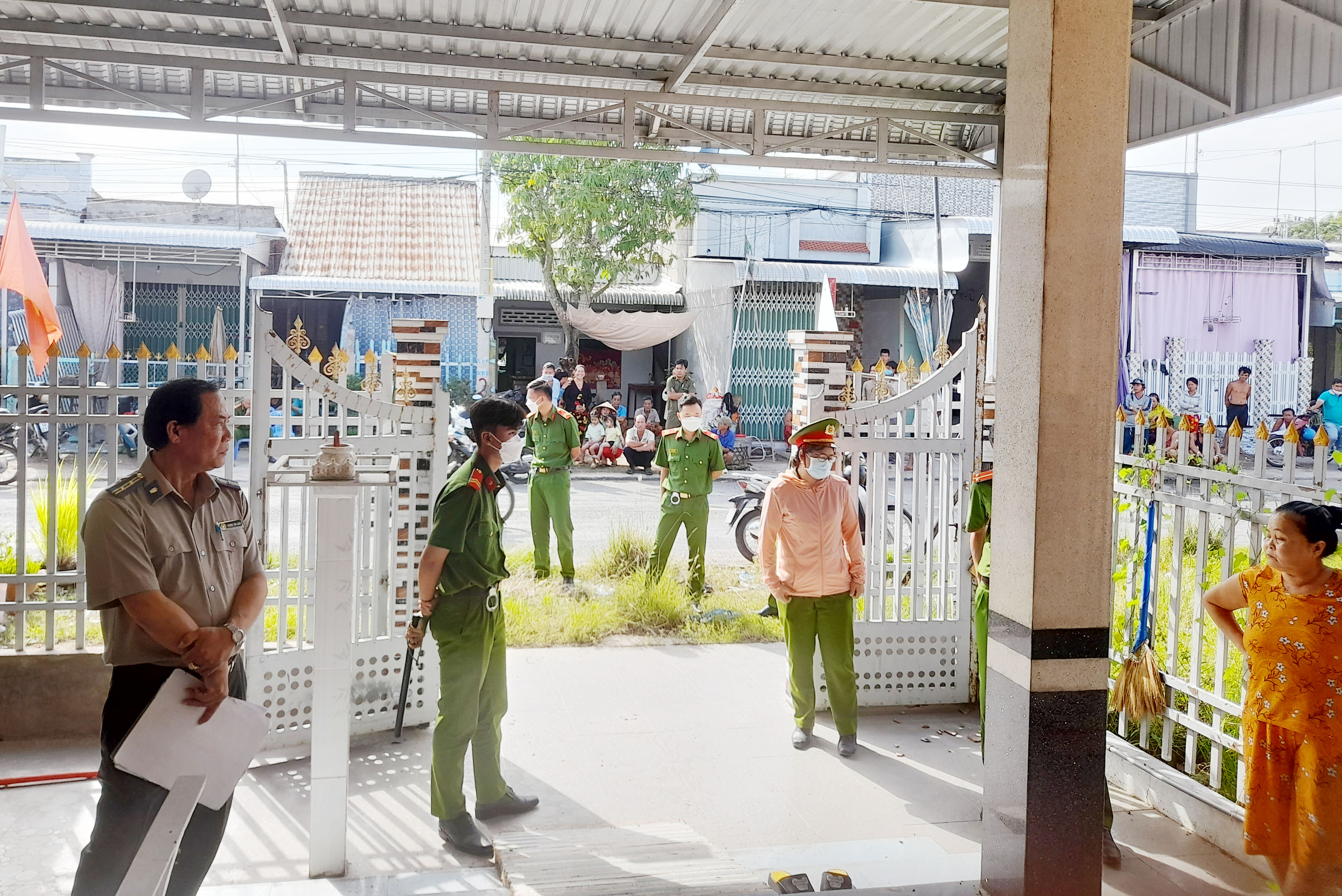 Cục Thi hành án dân sự tỉnh Đồng Tháp tiến hành giao quyền sử dụng đất theo thỏa thuận, tự nguyện của người phải thi hành