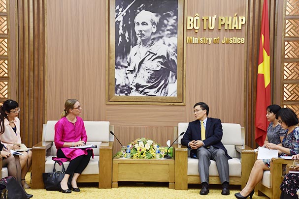 Nâng cao nhận thức pháp luật về quyền của phụ nữ và trẻ em gái