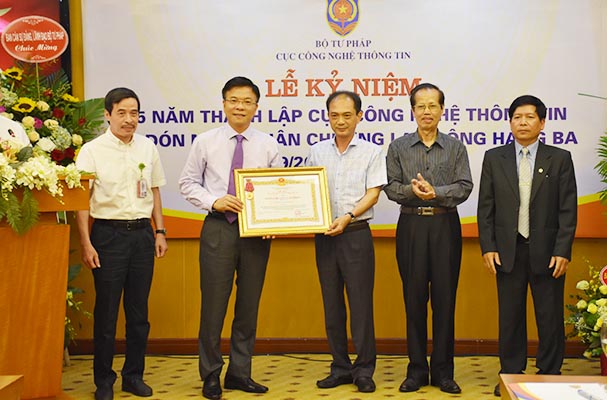 Cần gắn kết giữa ứng dụng công nghệ thông tin với cải cách hành chính