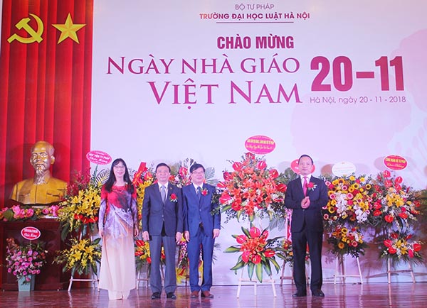 Đại học Luật Hà Nội kỷ niệm 36 năm Ngày Nhà giáo Việt Nam 20/11