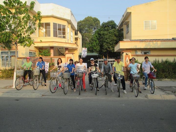 Cán bộ, công chức Cục Thi hành án dân sự tỉnh Tây Ninh thực hiện hưởng ứng chiến dịch “Giờ Trái đất năm 2016”