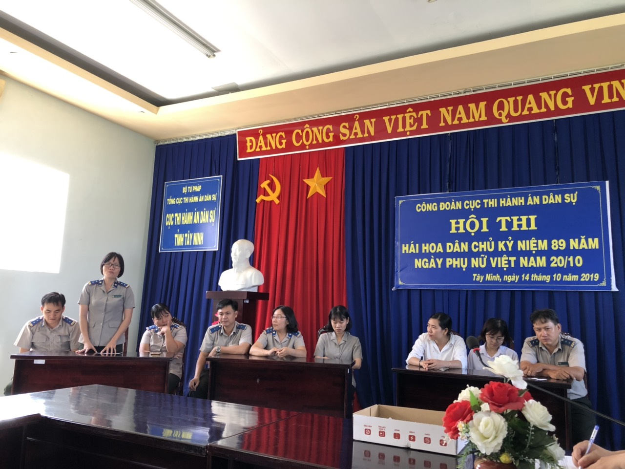 Công đoàn Cục Thi hành án dân sự tỉnh Tây Ninh tổ chức Hội thi hái hoa dân chủ kỷ niệm 89 năm ngày thành lập Hội liên hiệp Phụ nữ Việt Nam (20/10/1930 - 20/10/2019) và kỷ niệm 09 năm Phụ nữ Việt Nam 20/10.