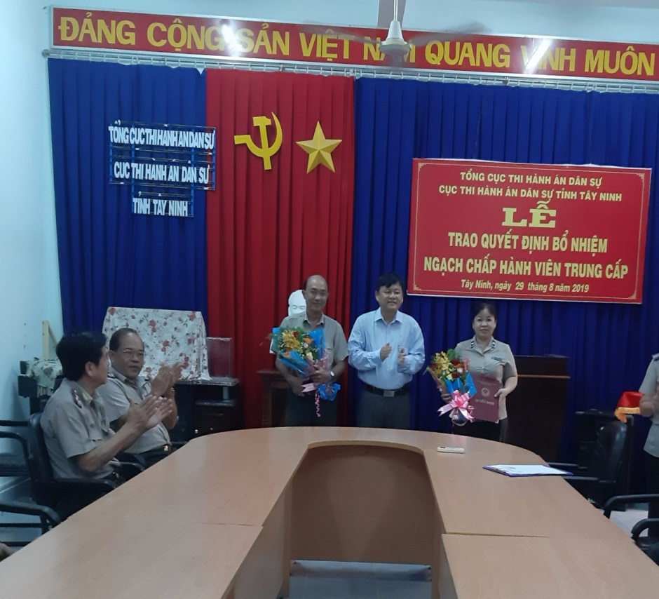 Lễ công bố và trao Quyết định bổ nhiệm ngạch Chấp hành viên trung cấp năm 2019