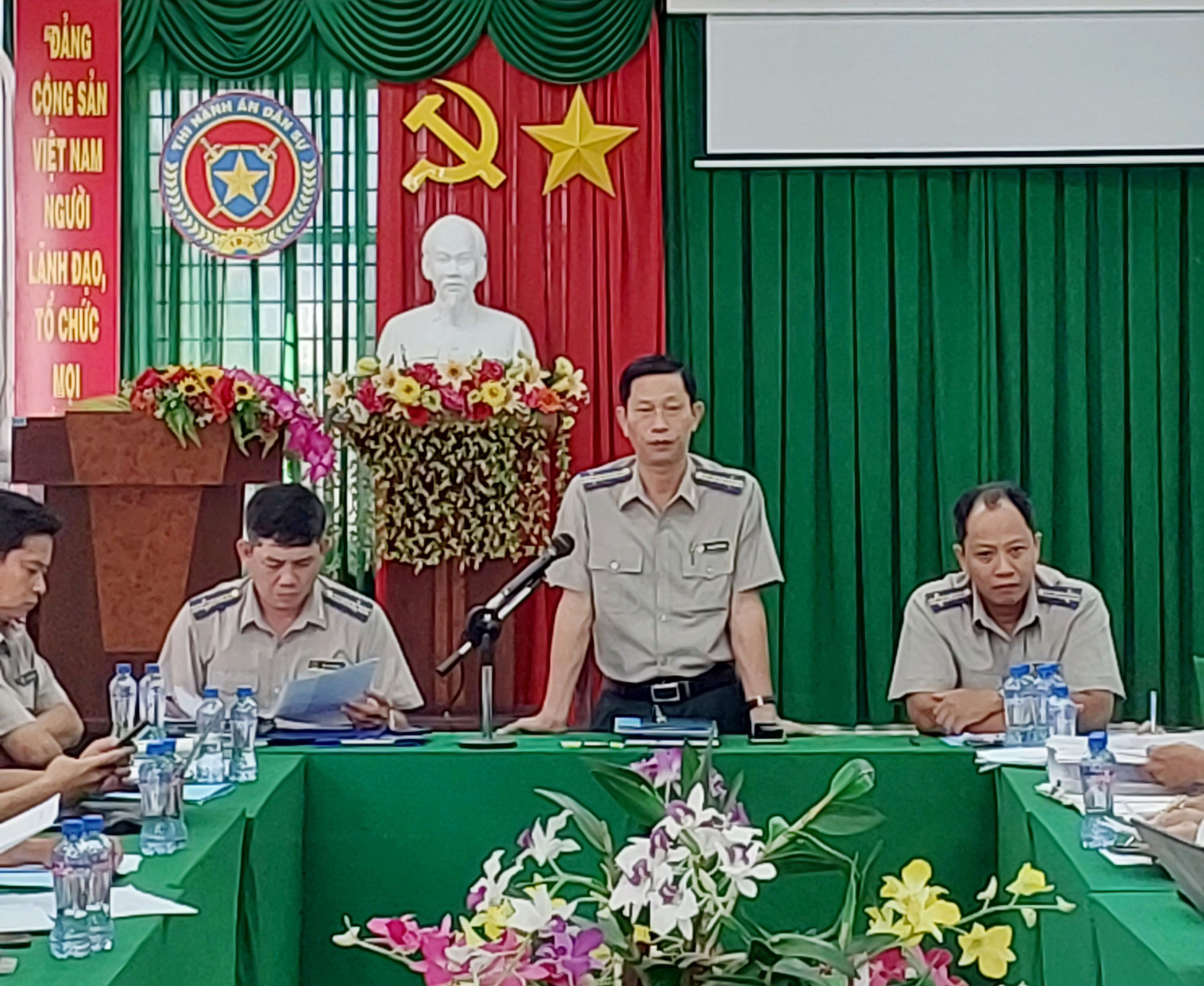 Cục Thi hành án dân sự tỉnh Đồng Tháp tổ chức họp đánh giá kết quả thi hành đối với án 2015-2018 và thông báo rút kinh nghiệm chung đối với các hạn chế vi phạm thời gian qua