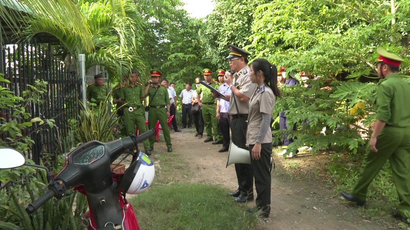 Cục Thi hành án dân sự tỉnh Tây Ninh tổ chức cưỡng chế giao quyền sử dụng đất theo Bản án tuyên