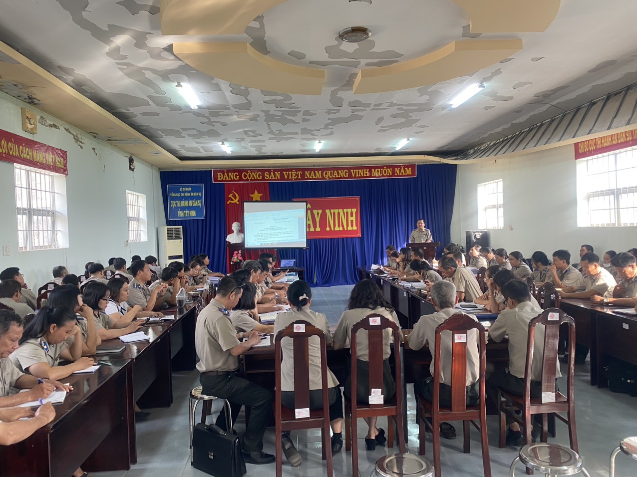 Cục Thi hành án dân sự tỉnh Tây Ninh tổ chức triển khai, tập huấn Thông tư số 05/2024/TT-BTP ngày 10/6/2024 của Bộ trưởng Bộ Tư pháp và tổ chức họp giao ban Quý IV/2024