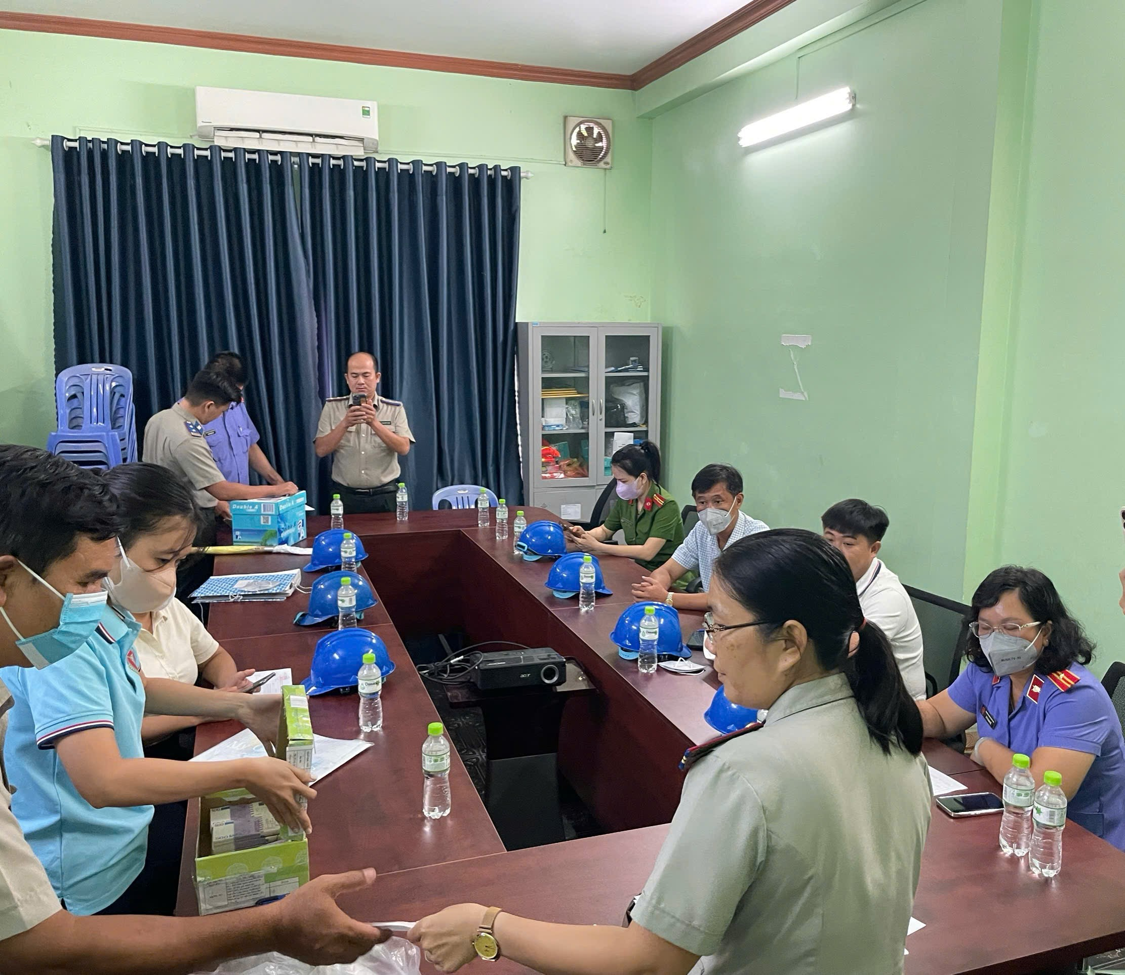 Cục Thi hành án dân sự tỉnh Tây Ninh tổ chức tiêu hủy vật chứng trong các vụ án hình sự