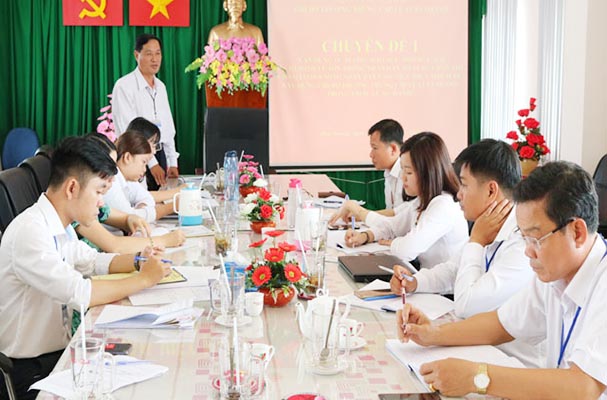 Chi bộ Trường Trung cấp Luật Vị Thanh tổ chức sinh hoạt chuyên đề Quý I/2019