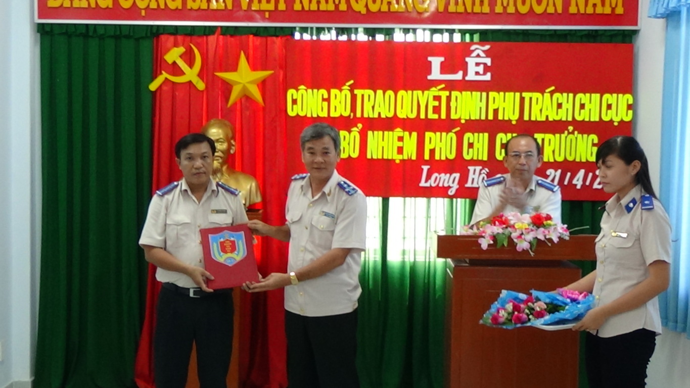 21042016-TraoQuyetDinh1