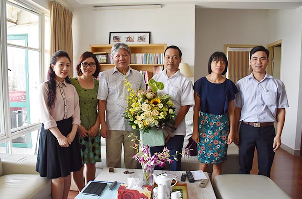 Lãnh đạo Bộ Tư pháp thăm hỏi tri ân các cán bộ lão thành