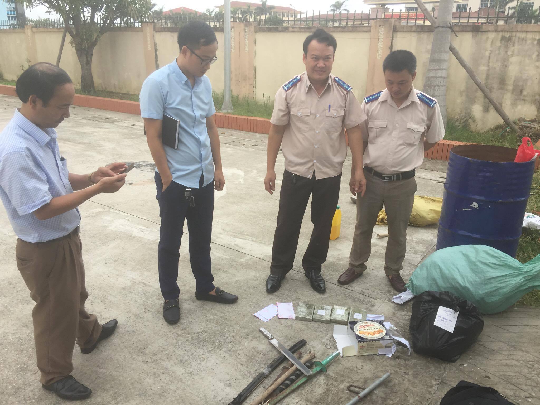 Tiêu hủy hơn 1500 gam heroin và các loại hung khí, tang vật phạm tội
