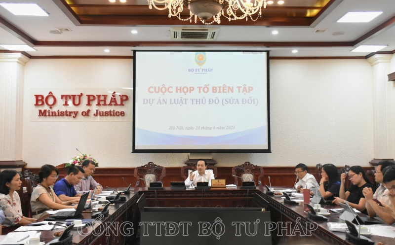 Họp Tổ biên tập dự án Luật Thủ đô (sửa đổi).