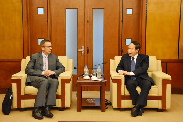 Thứ trưởng Lê Tiến Châu tiếp Hiệu trưởng Trường Đại học Waikato, NewZealand