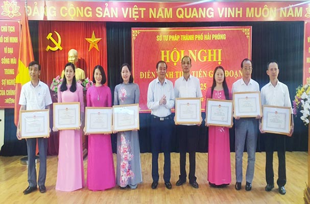 Chi cục THADS Quận 7 nâng cao hiệu quả công tác, hướng về ngày thành lập Ngành Tư pháp