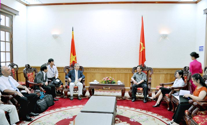 Deputy Minister Hoang The Lien hosted a reception to Mr. Aoyama, President of the Japan-Vietnam Friendship Association of Lawyers