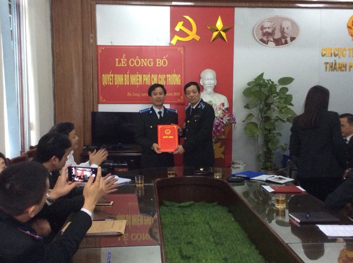 Lễ công bố quyết định bổ nhiệm chức vụ Phó chi cục trưởng Chi cục THADS thành phố Hạ Long