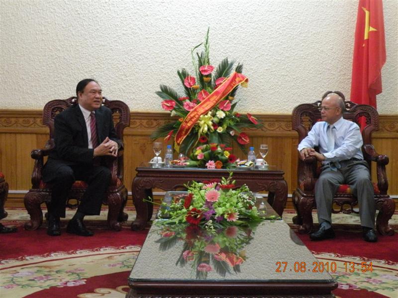 The Party's Central Committee's Commission of Inspection visits and congratulates Minister of Justice