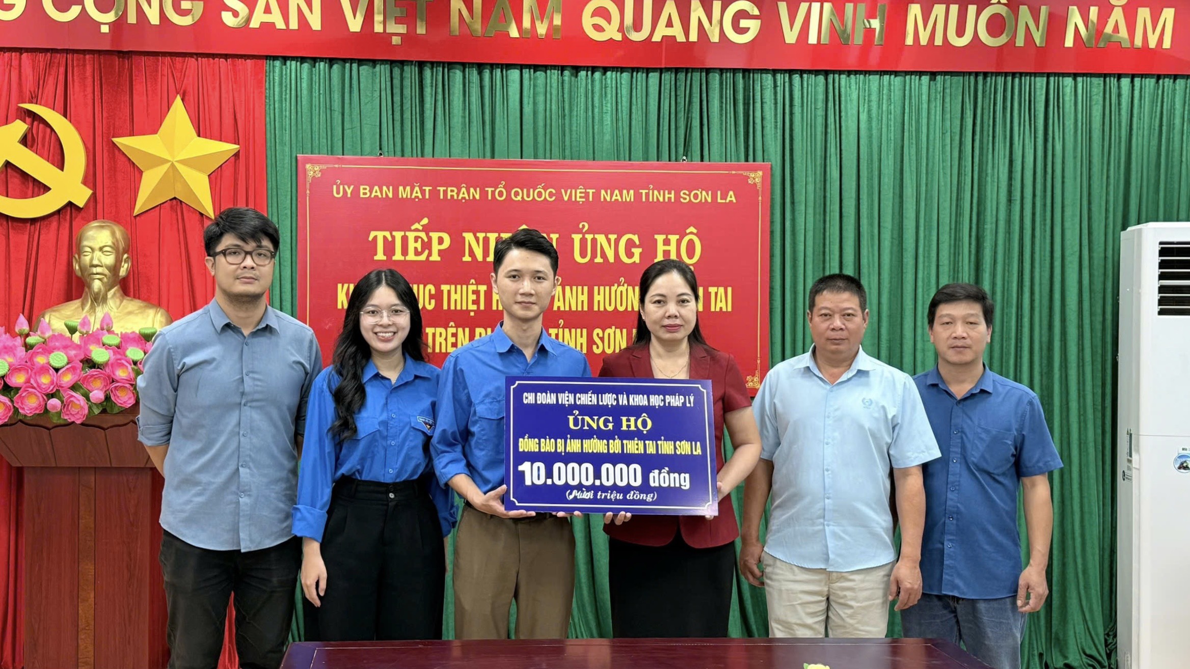 Chi đoàn Viện Chiến lược và Khoa học pháp lý: Chung tay vì đồng bào vùng thiên tai và về nguồn tại di tịch lịch sử cấp quốc gia Nhà tù Sơn La