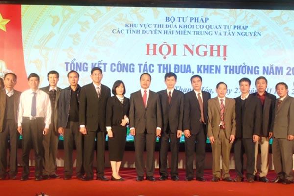 Mỗi cán bộ, đảng viên phải là hạt nhân trong các phong trào thi đua