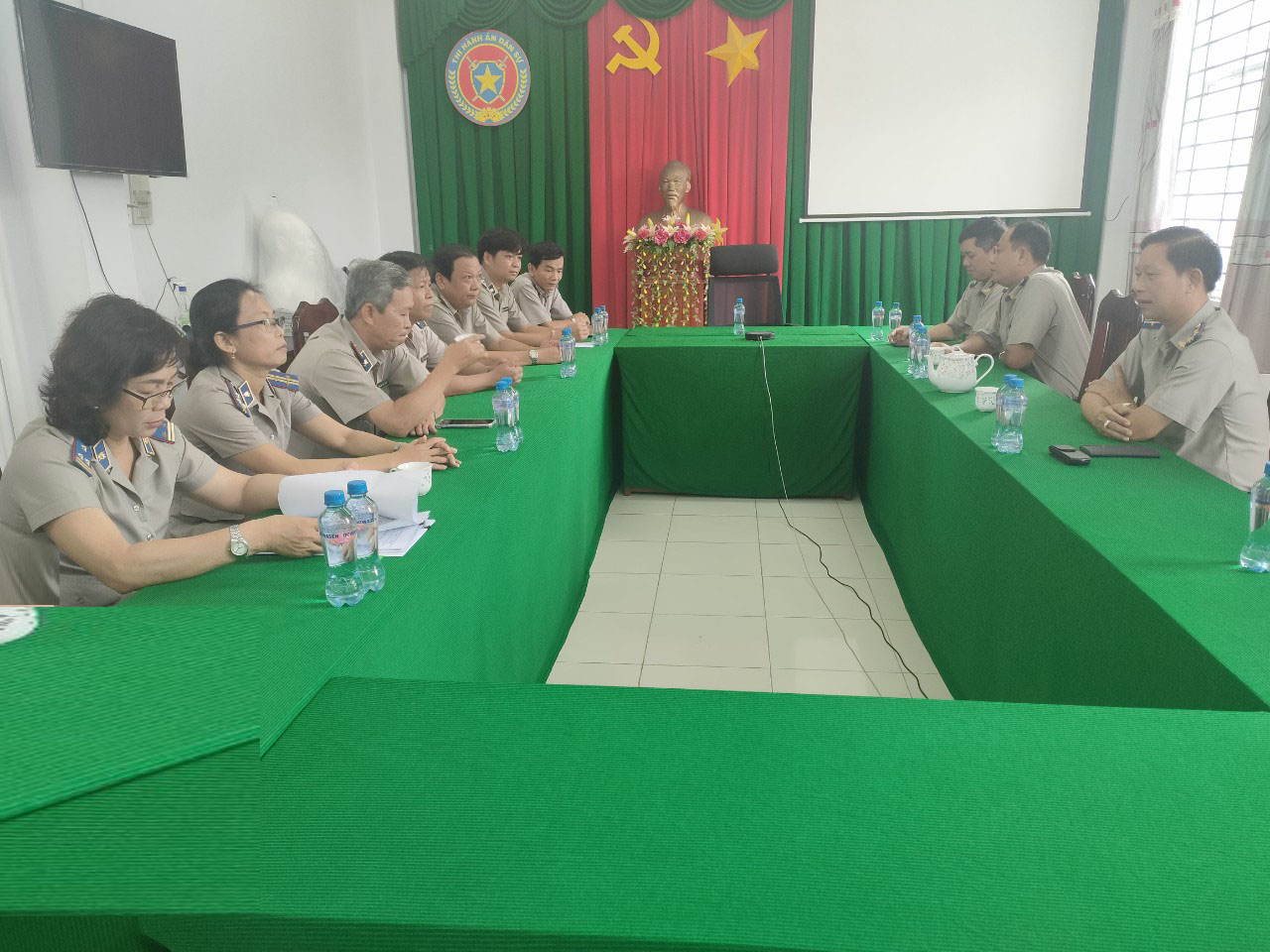 Cục Thi hành án dân sự tổ chức gặp mặt tri ân các đối tượng chính sách nhân dịp kỷ niệm 75 năm Ngày Thương binh - Liệt sỹ