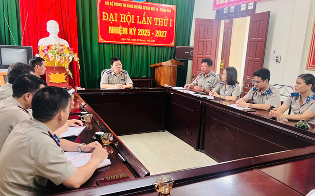 Đồng chí Trưởng THADS Trần Văn Dũng làm việc tại Phòng THADS khu vực 4, 10, 11