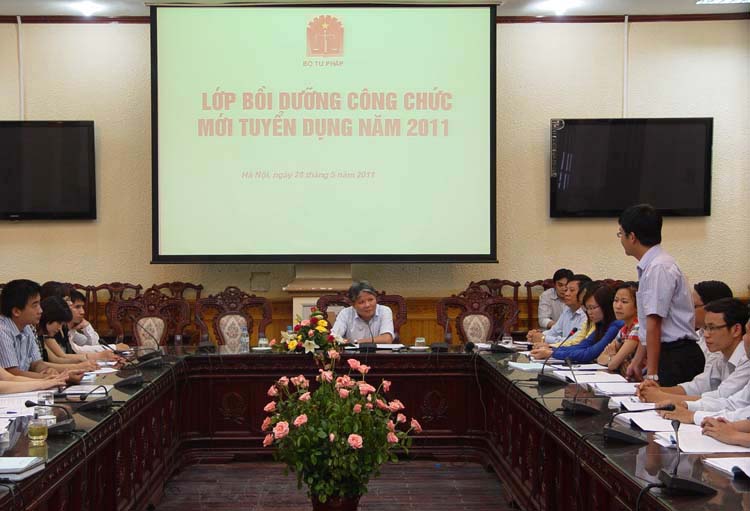 Justice Minister met newly recruited staff