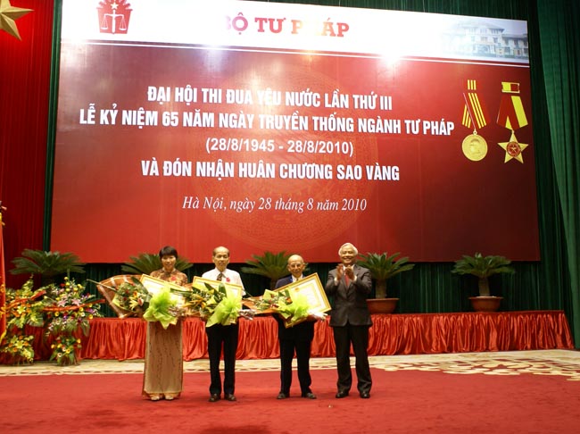 Đại hội thi đua yêu nước