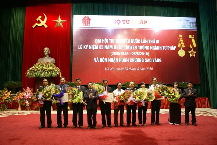 Đại hội thi đua yêu nước