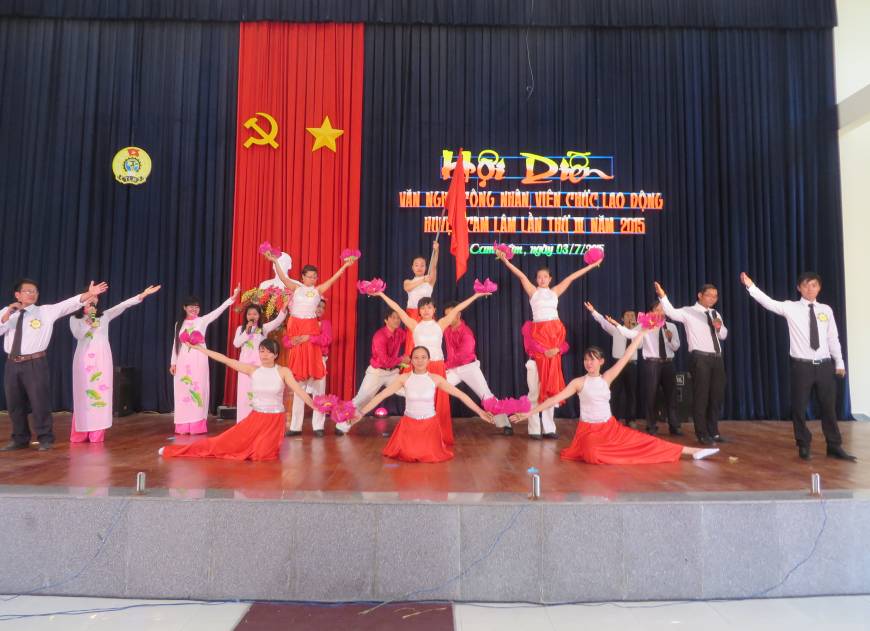 Chi cục THADS huyện Cam Lâm chào mừng Đại hội Đảng các cấp và kỷ niệm ngày truyền thống THADS