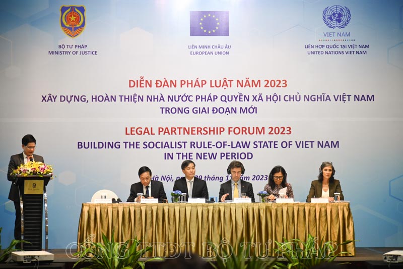 Xây dựng, hoàn thiện Nhà nước pháp quyền xã hội chủ nghĩa Việt Nam trong giai đoạn mới