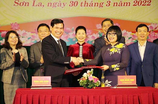 Bộ Tư pháp bàn giao Trường Trung cấp Luật Tây Bắc về tỉnh Sơn La