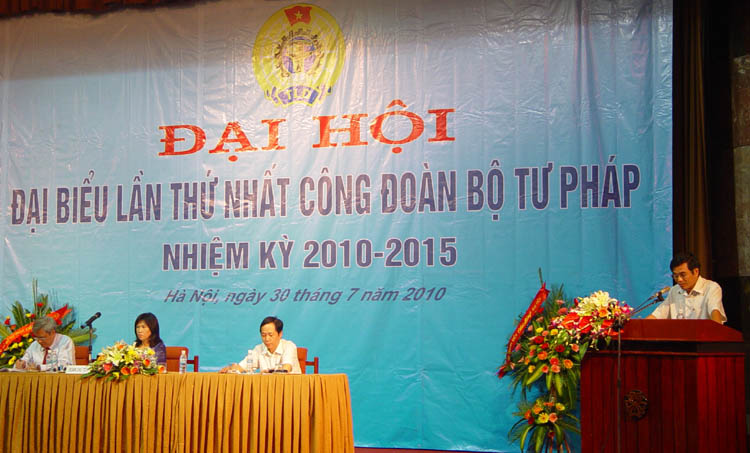 PCT Công đoàn Viên chức Việt Nam phát biểu