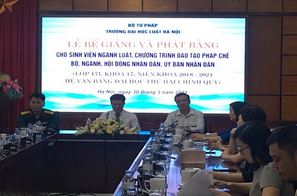 Tiếp tục nâng cao chất lượng người làm công tác pháp chế thông qua đào tạo văn bằng 2 ngành luật