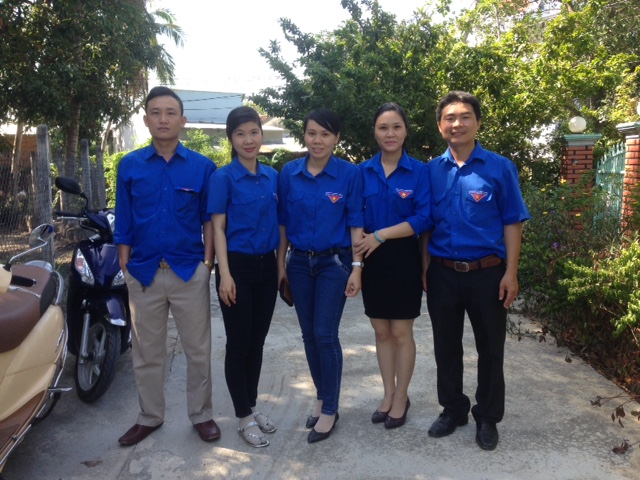 Đoàn thanh niên Cục thăm hỏi, tặng quà gia đình người có công với Cách mạng nhân ngày 27/7