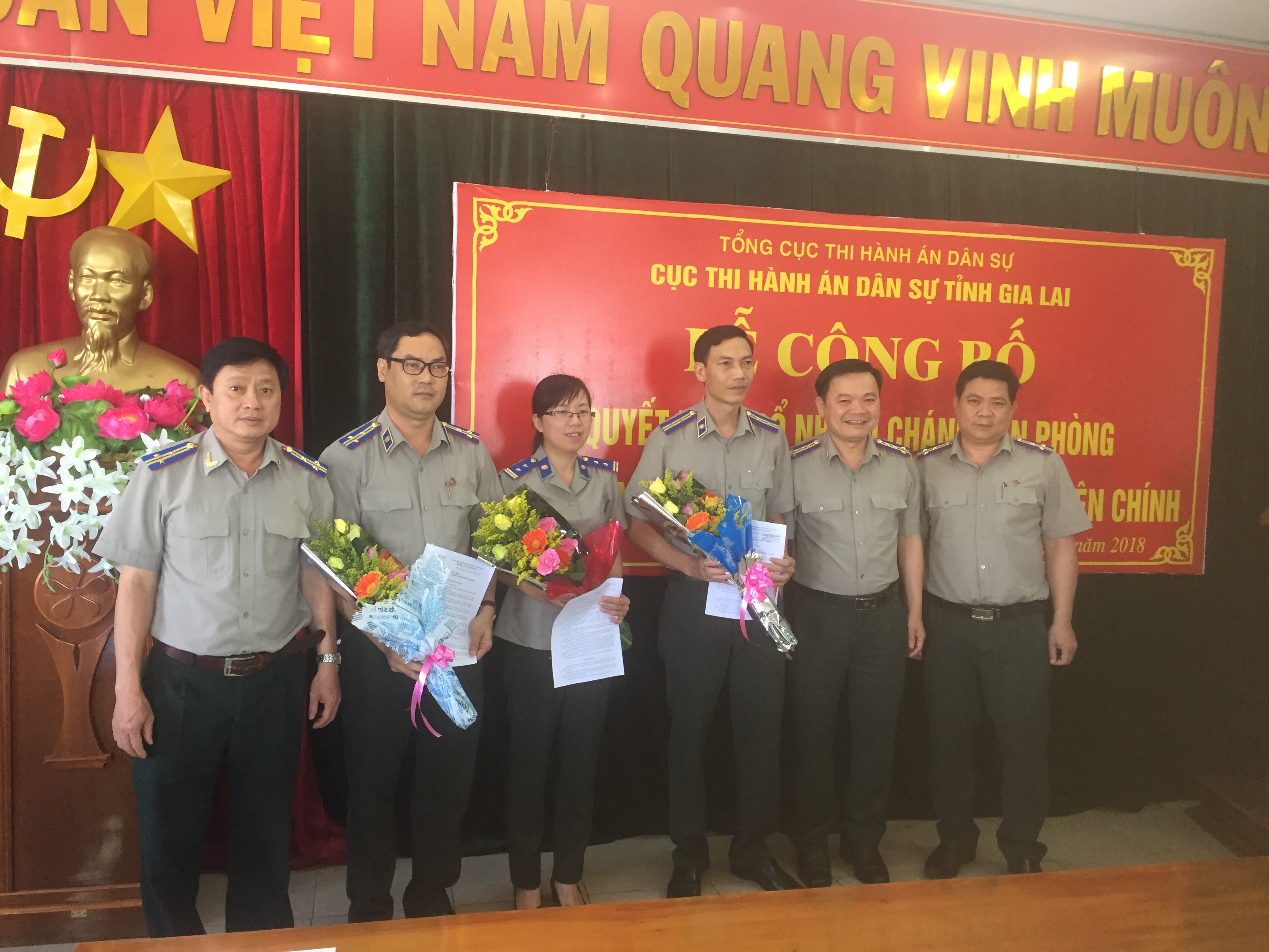 Lễ trao quyết định điều động, bổ nhiệm Chánh Văn phòng và trao quyết định bổ nhiệm Chấp hành viên trung cấp, Thẩm tra viên chính