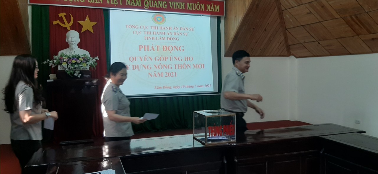 LỄ PHÁT ĐỘNG CÔNG CHỨC, NGƯỜI LAO ĐỘNG CỤC THI HÀNH ÁN DÂN SỰ TỈNH LÂM ĐỒNG HƯỞNG ỨNG PHONG TRÀO “NGÀNH TƯ PHÁP CHUNG SỨC GÓP PHẦN XÂY DỰNG NÔNG THÔN MỚI”