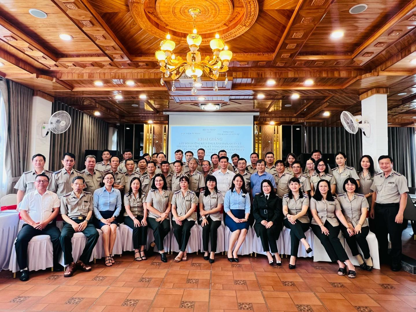 Khai giảng Lớp bồi dưỡng kiến thức, kỹ năng lãnh đạo, quản lý cho Chi cục trưởng và tương đương