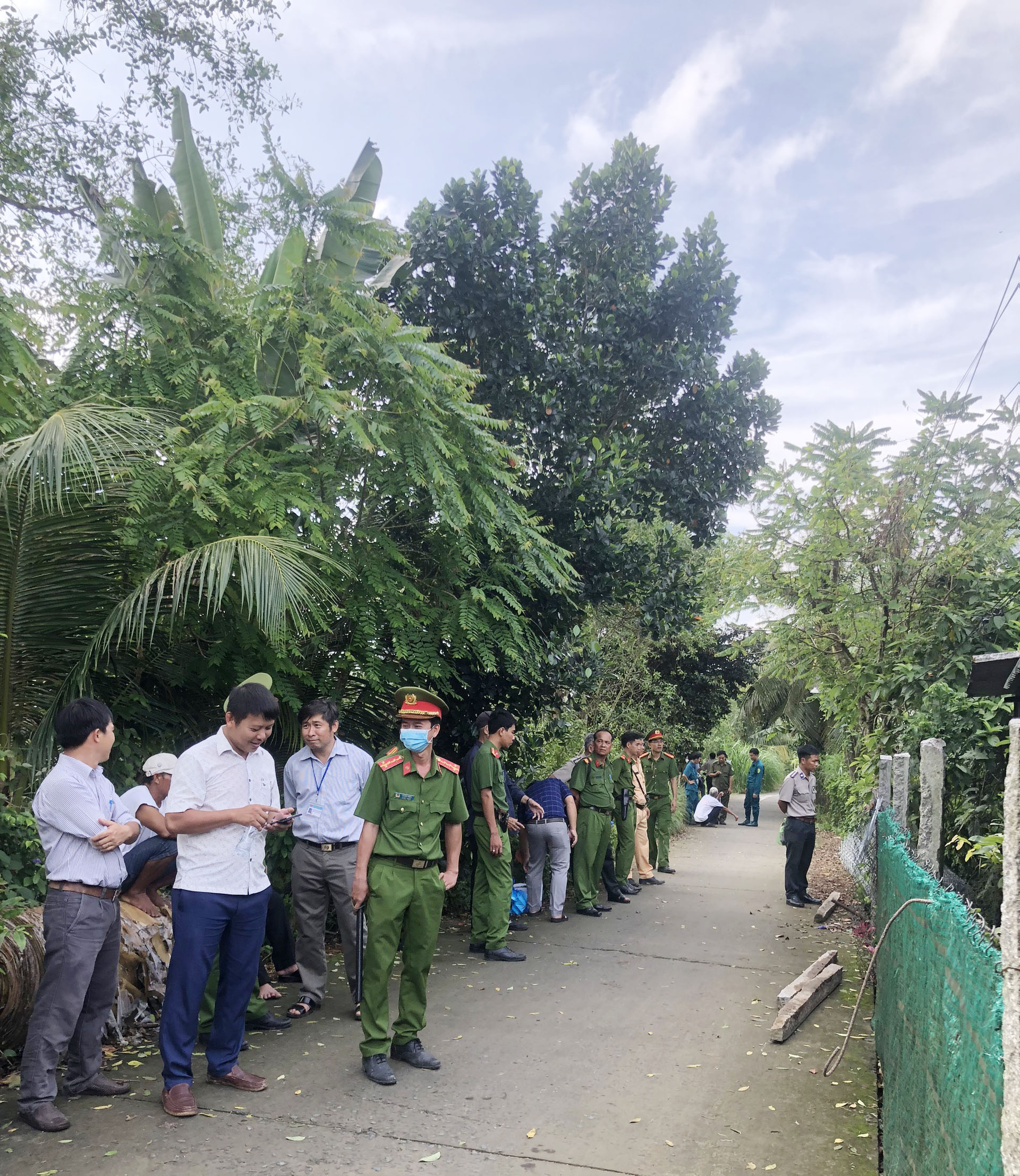 Cục Thi hành án dân sự tỉnh Đồng Tháp tổ chức cưỡng chế chuyển giao quyền sử dụng đất