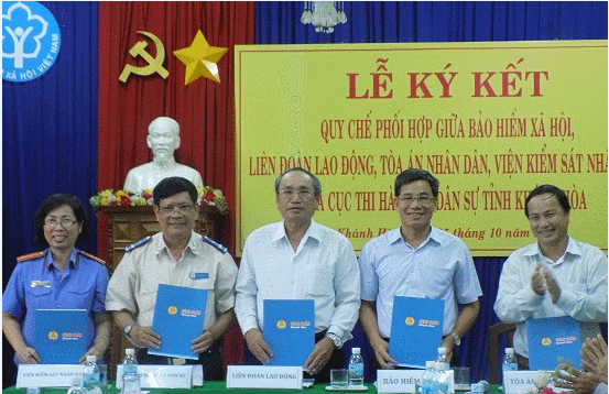 Ký kết quy chế phối hợp khởi kiện, giải quyết các vụ án dân sự về tranh chấp lao động