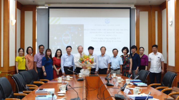 Nghiệm thu kết quả nghiên cứu của Đề tài khoa học cấp quốc gia “Hoàn thiện thể chế kinh tế thị trường định hướng xã hội chủ nghĩa dưới tác động của Cách mạng công nghiệp 4.0: Những vấn đề pháp lý cơ bản”