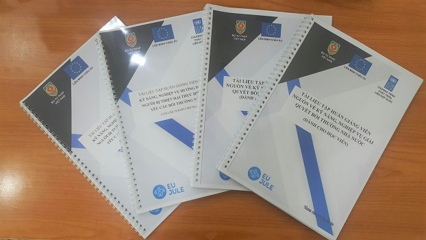 Ảnh đại diện Giới thiệu Bộ tài liệu tập huấn giảng viên nguồn về kỹ năng, nghiệp vụ giải quyết yêu cầu bồi thường và Bộ tài liệu tập huấn kỹ năng, nghiệp vụ hỗ trợ, hướng dẫn người bị thiệt hại thực hiện thủ tục yêu cầu bồi thường