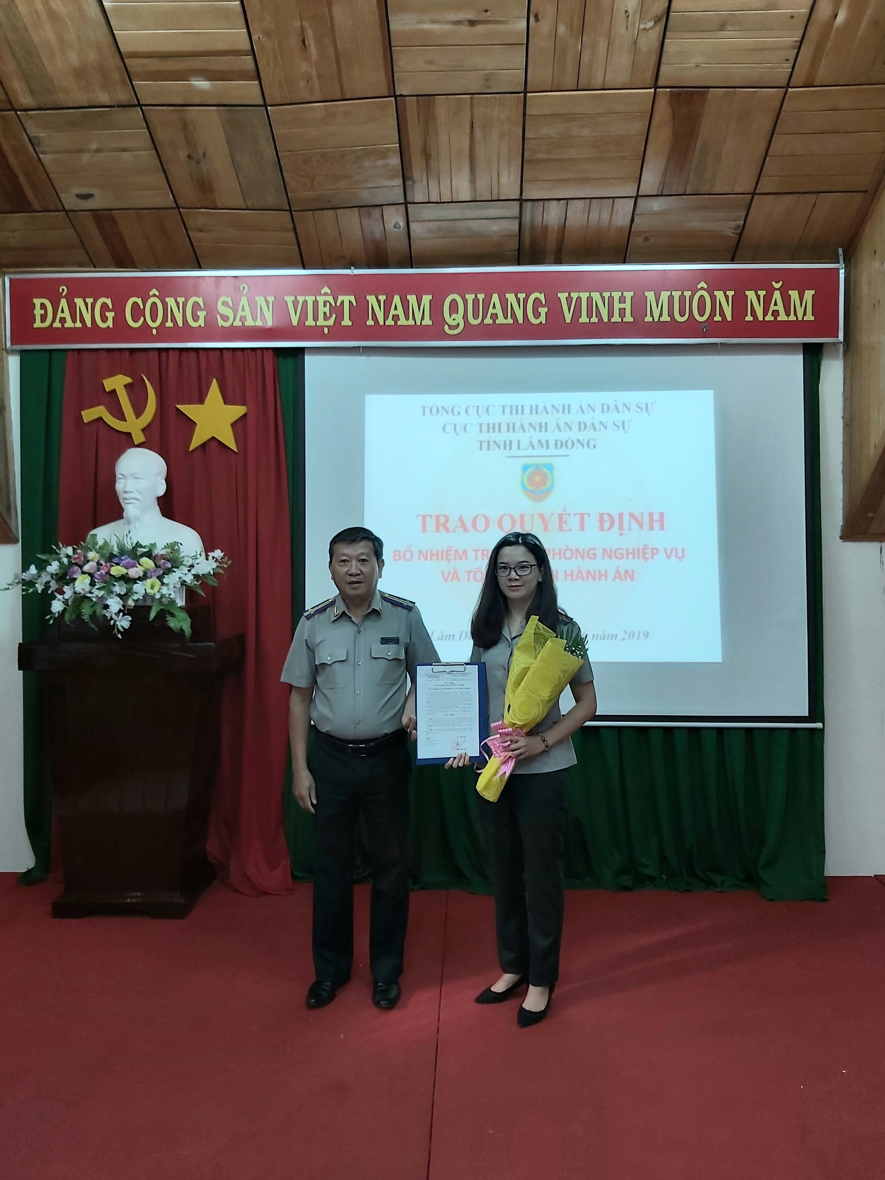 LỄ TRAO QUYẾT ĐỊNH BỔ NHIỆM TRƯỞNG PHÒNG NGHIỆP VỤ VÀ TỔ CHỨC THI HÀNH ÁN CỤC THI HÀNH ÁN DÂN SỰ TỈNH LÂM ĐỒNG