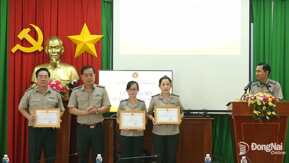 Khen thưởng các tập thể có thành tích xuất sắc trong tổ chức thi hành án dân sự chuyên án 920G