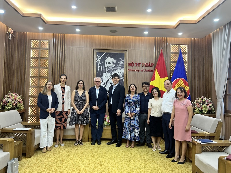 Đoàn công tác của Cơ quan Trung ương về nuôi con nuôi quốc tế của Vùng Ca-ta-lu-nha, Tây Ban Nha đến thăm và làm việc tại Việt Nam