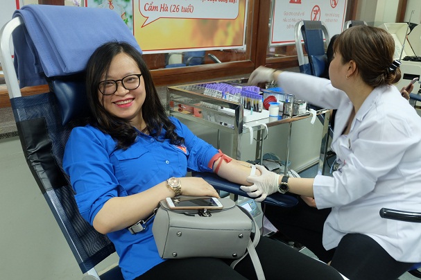 Chi đoàn Cục Hộ tịch, quốc tịch, chứng thực hưởng ứng chương trình tình nguyện Xuân Mậu Tuất