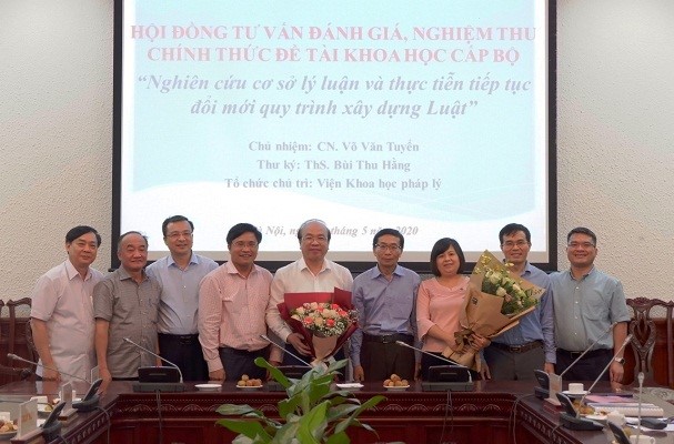 Nghiệm thu Đề tài khoa học cấp Bộ “Nghiên cứu cơ sở lý luận và thực tiễn tiếp tục đổi mới quy trình xây dựng Luật”