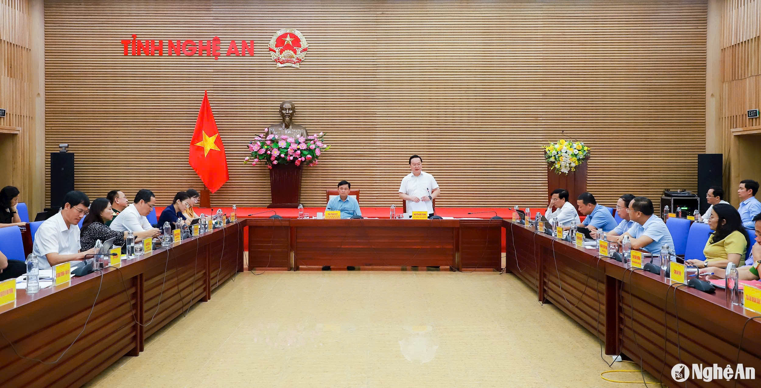 Đoàn đại biểu Quốc hội tỉnh Nghệ An tổ chức làm việc với UBND tỉnh và mốt số cơ quan, địa phương trong đó có Cục Thi hành án dân sự tỉnh Nghệ An.