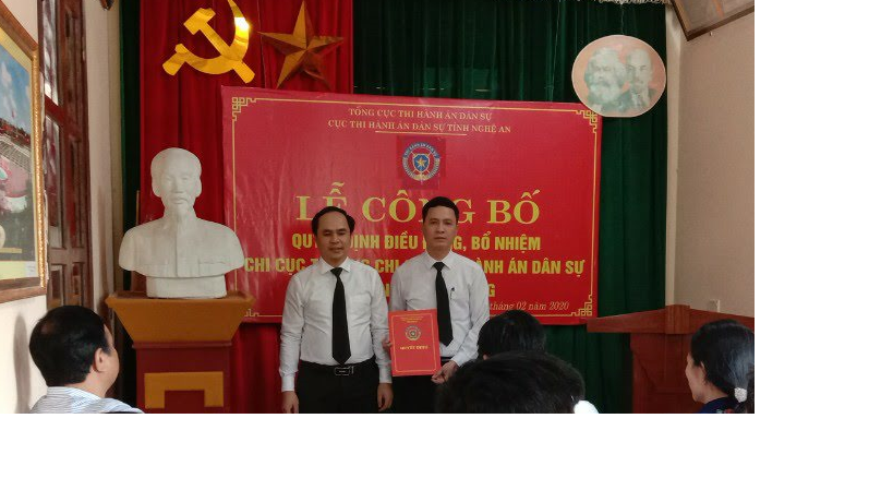 Cục Thi hành án dân sự tỉnh Nghệ An tổ chức công bố và trao các Quyết định điều động, bổ nhiệm Chi cục trưởng Chi cục Thi hành án dân sự huyện Anh Sơn và huyện Tương Dương.